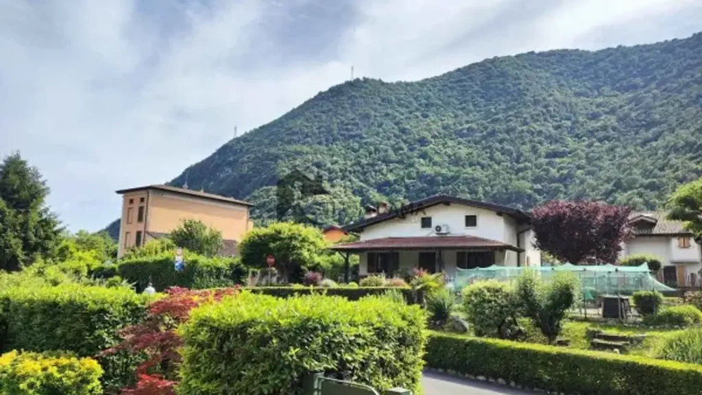 Giardino - Duplex with Terrace in Vobarno Centre