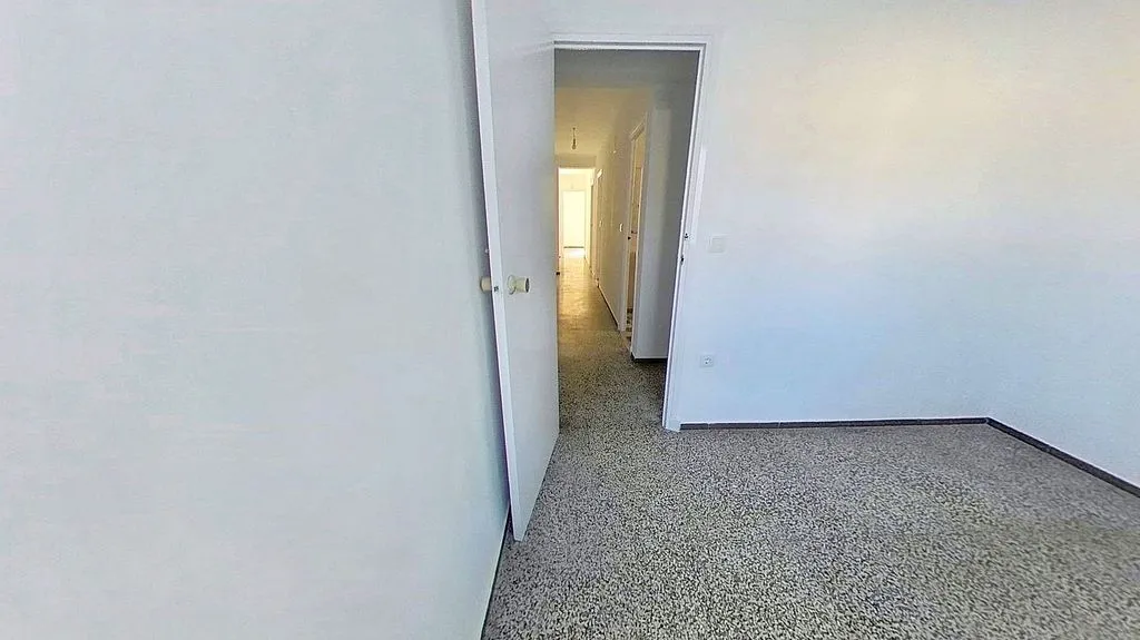 Entrée - 3-Bedroom Apartment with Sea Access in Valencia