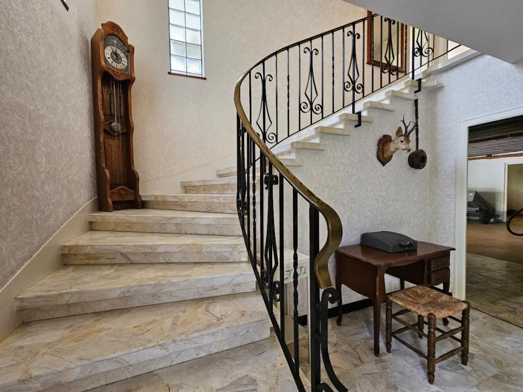 Pièces - Maison 1960 avec Terrain Clôturé au Passage