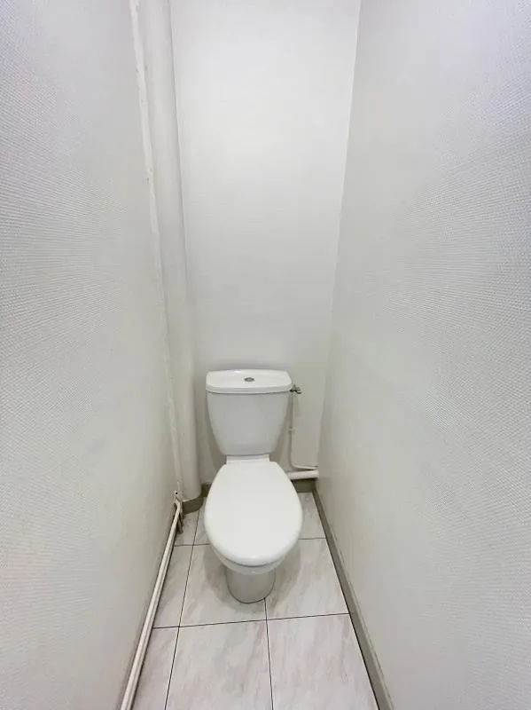 Vannitoad - 3-Bedroom Flat with Balcony in Saint-Étienne