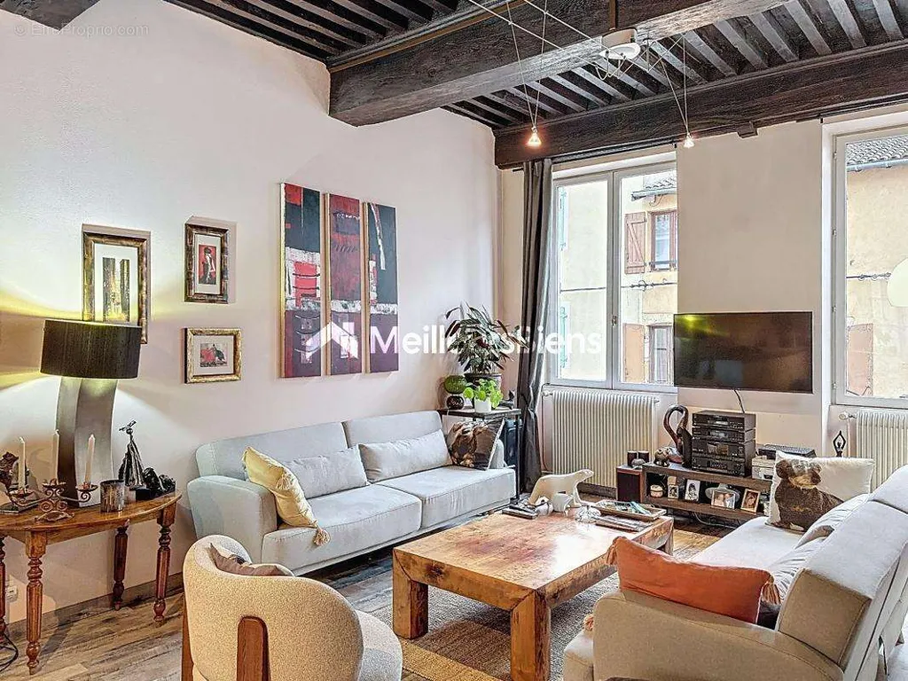 Living Room - Charming Village House in Thoissey