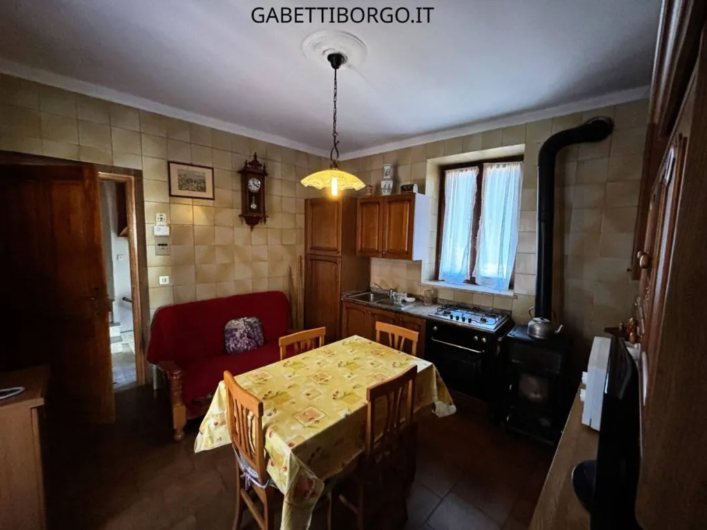 Dining Room - Apartment with Mountain View in Roaschia