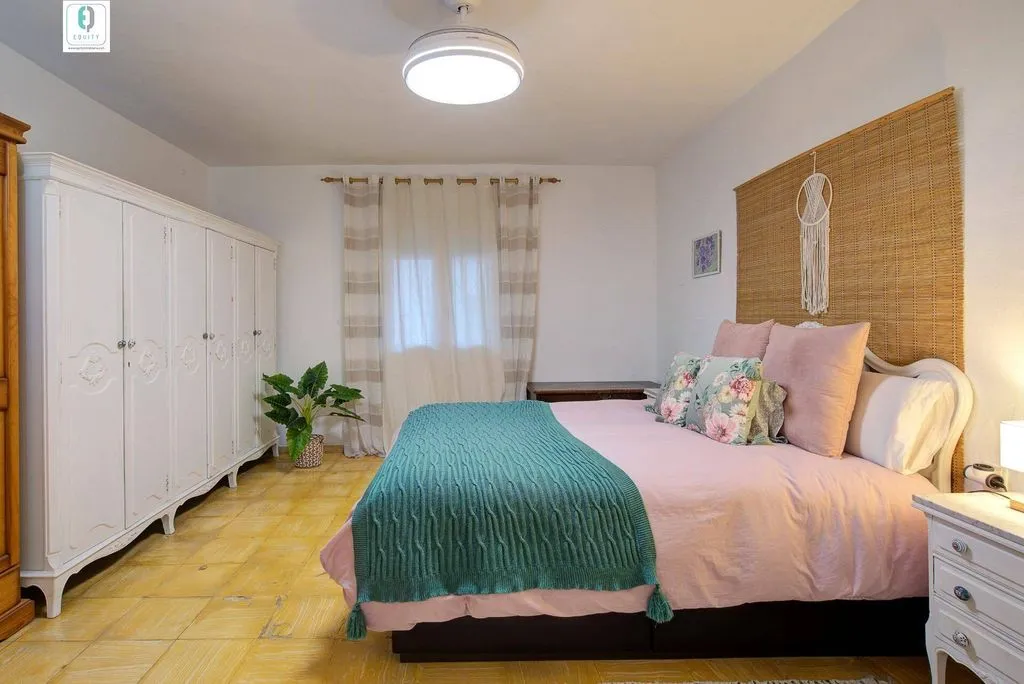 Magamistoad - 9-Room House with Multiple Units in Granada