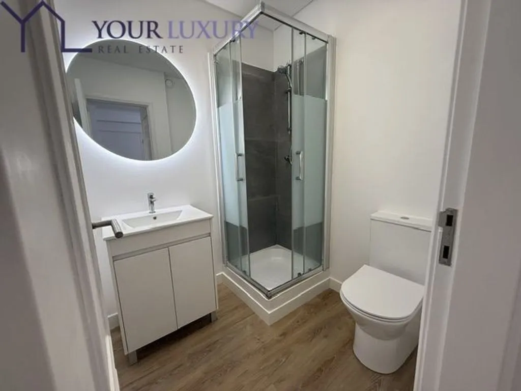 Vannitoad - Remodelled T3 Apartment with Metro Access in Lisbon