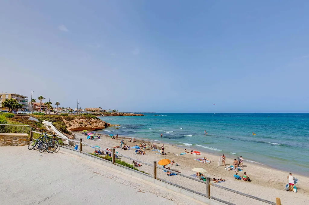 Beachfront Apartments with Spa in Pilar de la Horadada