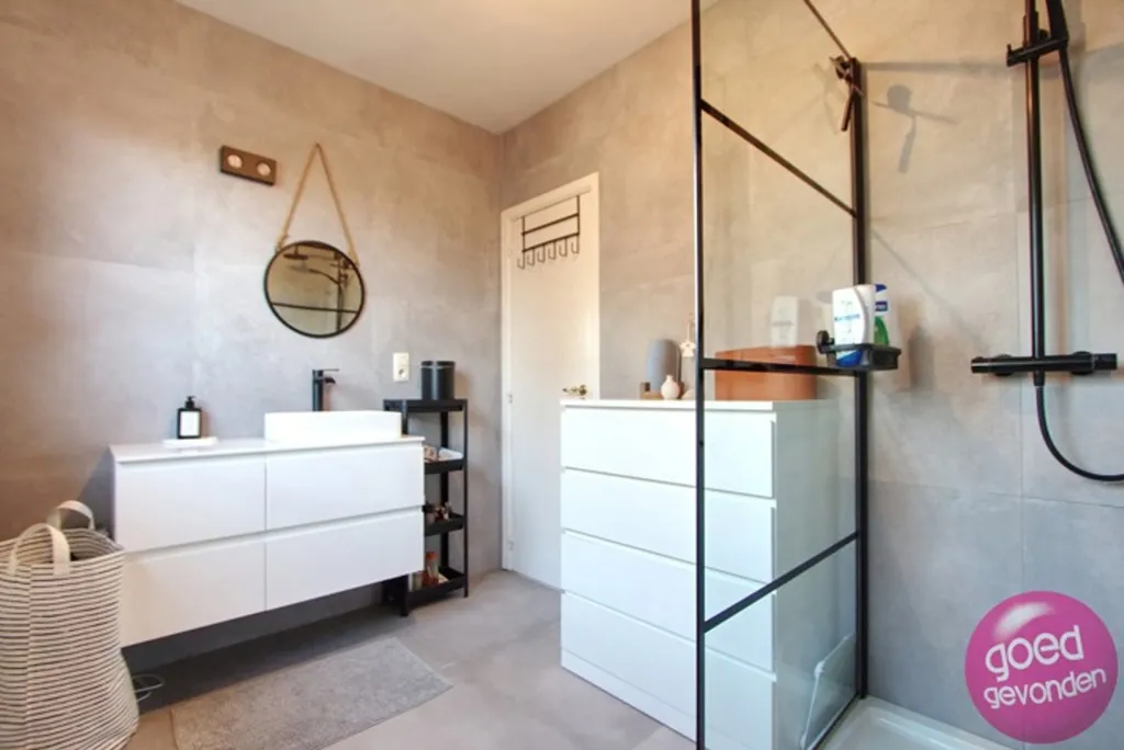 Salles de bain - Appartement avec terrasses et garage à Tongeren-Borgloon