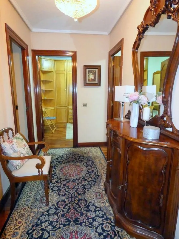 Esik - Flat with Garage in Calle de Karmelo