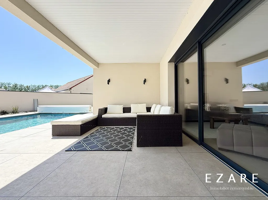 Terrass - Contemporary Flat-Plan House with Pool near Dijon