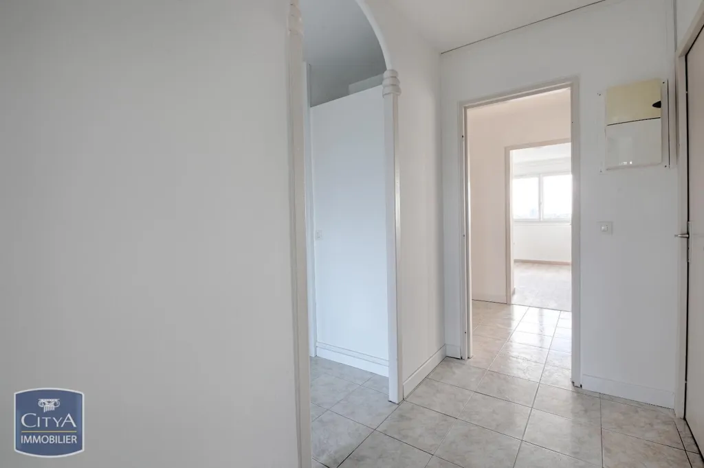 Entrée - Appartement Lumineux avec Vue Dégagée à Saint-Maurice