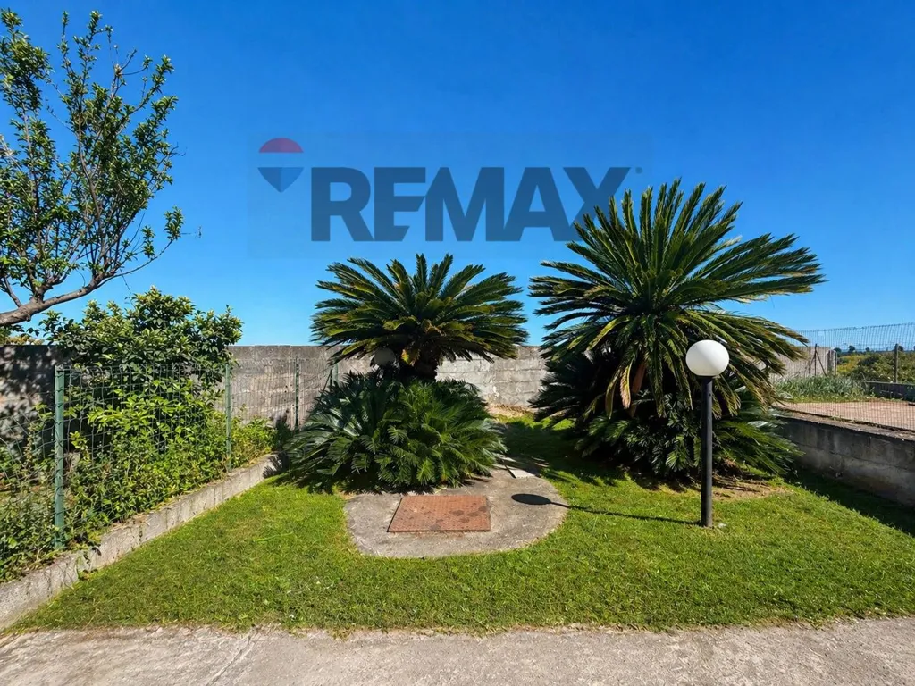 Aed - Ground Floor House with Terrace in Riposto