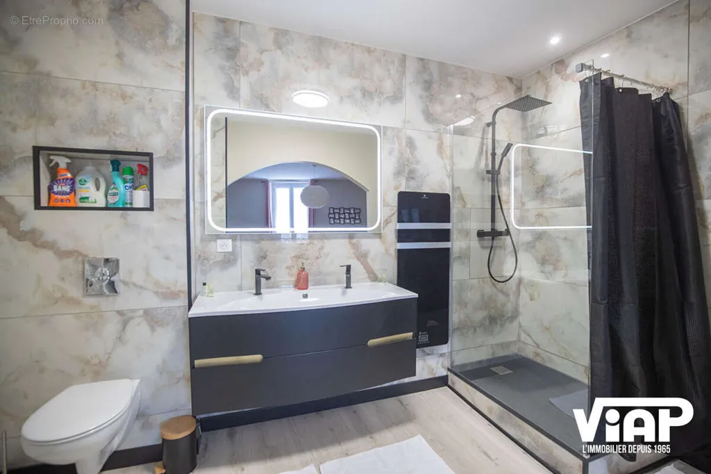 Salles de bain - Immeuble de Prestige avec Jardin à Limoges