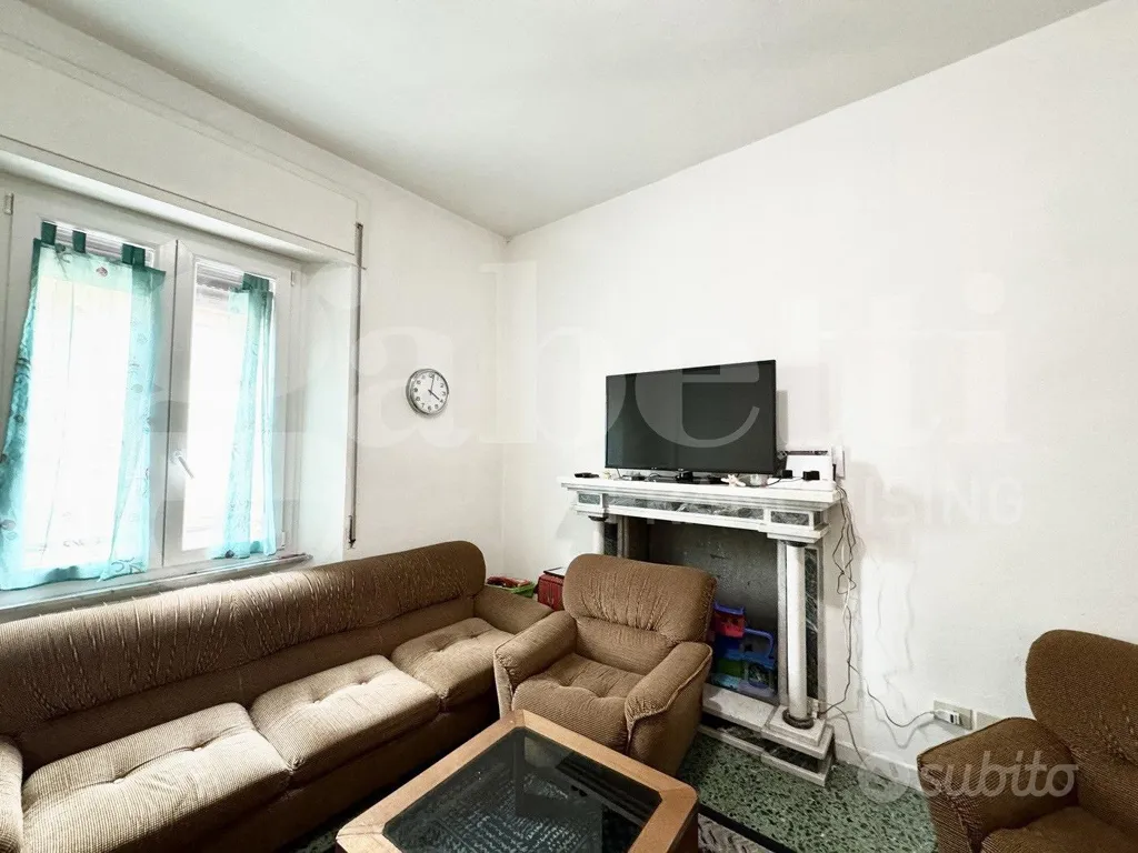 Séjour - First Floor Flat with Fireplace in Orte