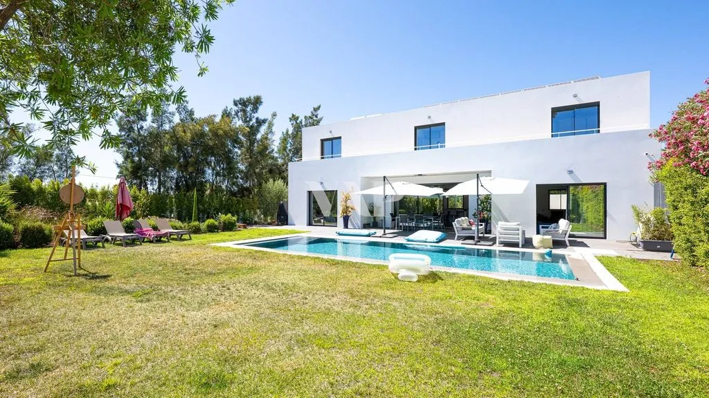 Bassein - Modern Villa with Private Pool in Almancil