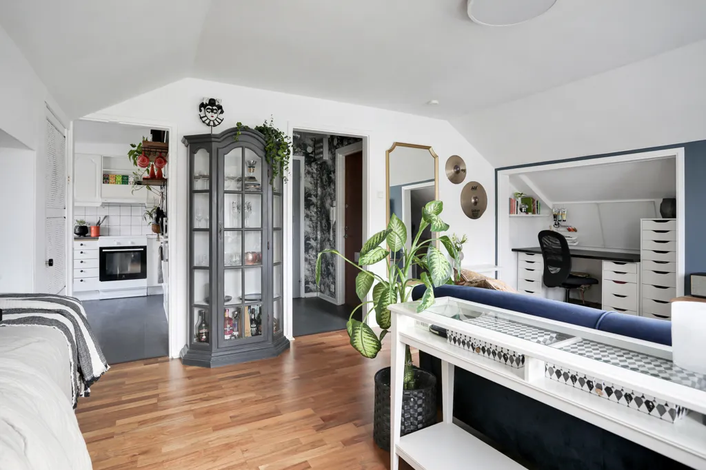 Bureau - Apartment with New Bathroom in Central Göteborg