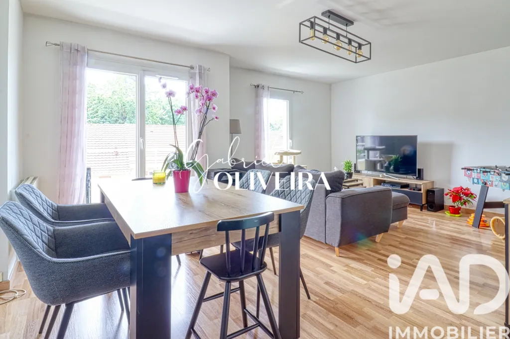 Dining Room - 4-Piece Flat with Balcony in Eaubonne Centre