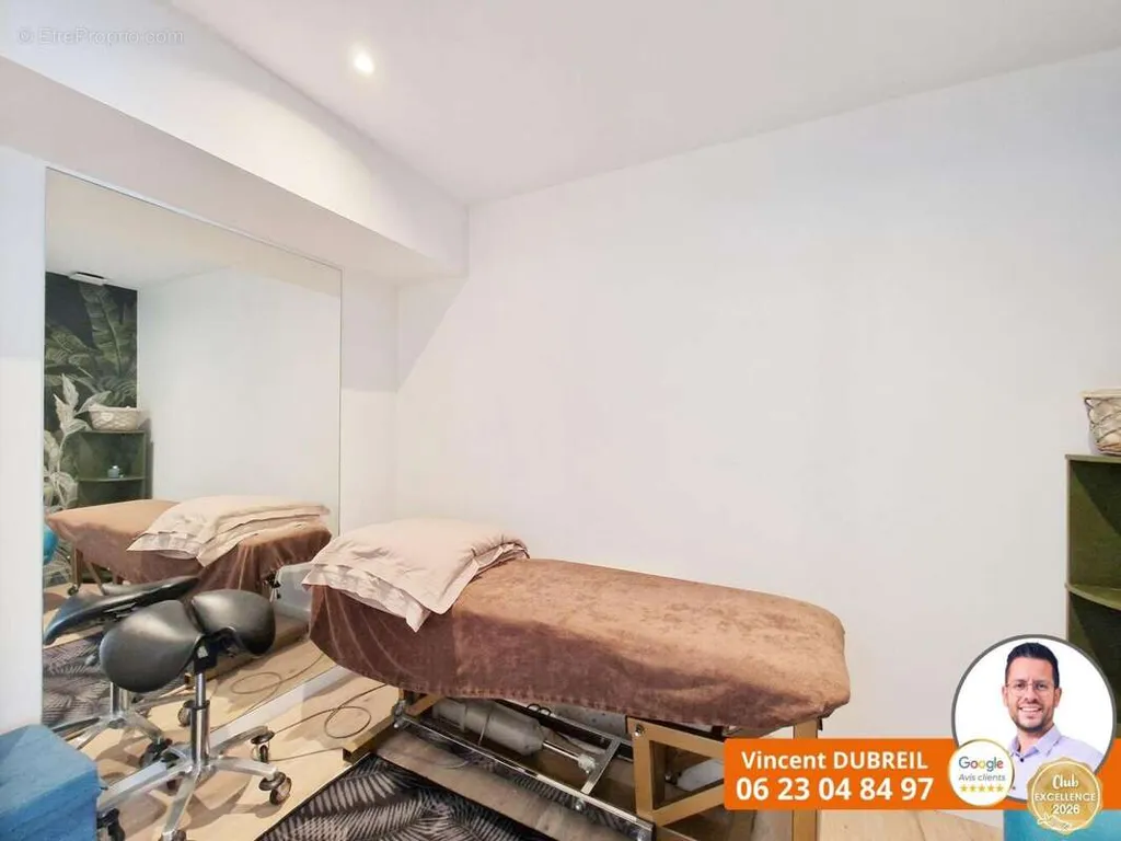 Bedrooms - Commercial Space with Conversion Potential in Vertou
