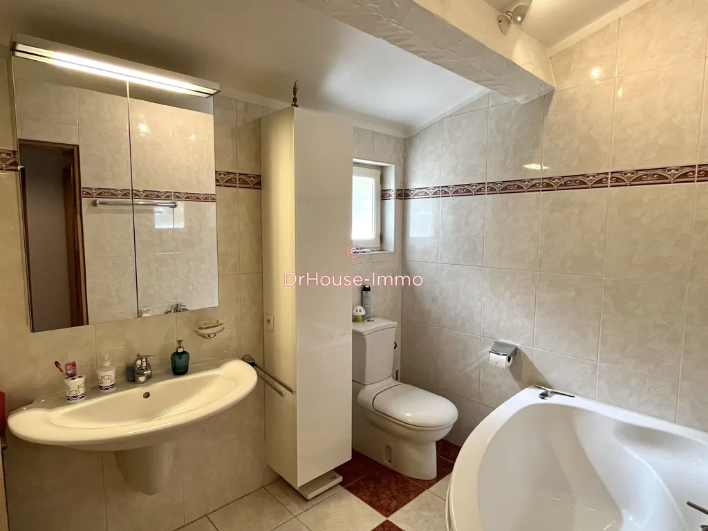 Salles de bain - Maison avec Piscine et Jardin à Vidauban