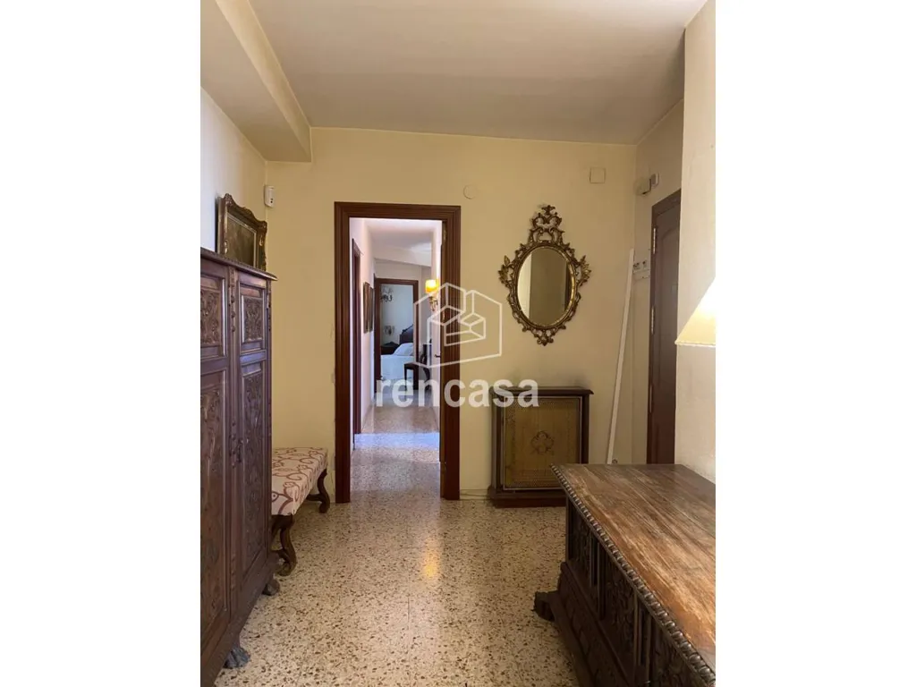 Esik - Spacious Flat with Terrace in Lleida Centre