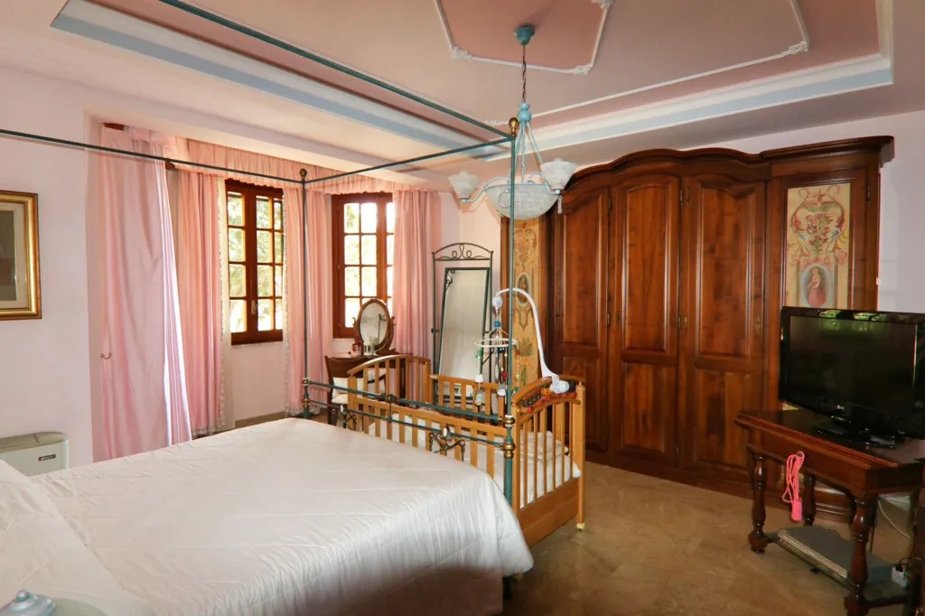 Magamistoad - Hilltop Villa with Panoramic Views in Eboli