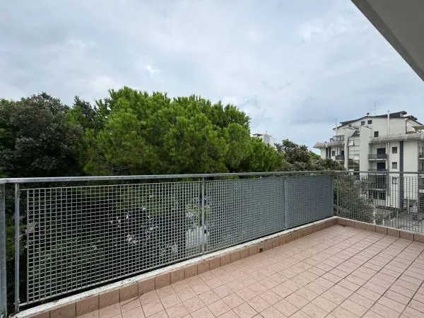 Rõdu - Rented Apartment with Terraced View in Jesolo