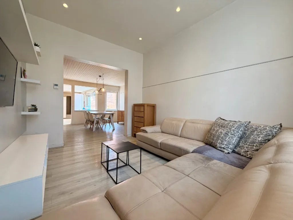 Elutuba - House with Office Space in Stasegem