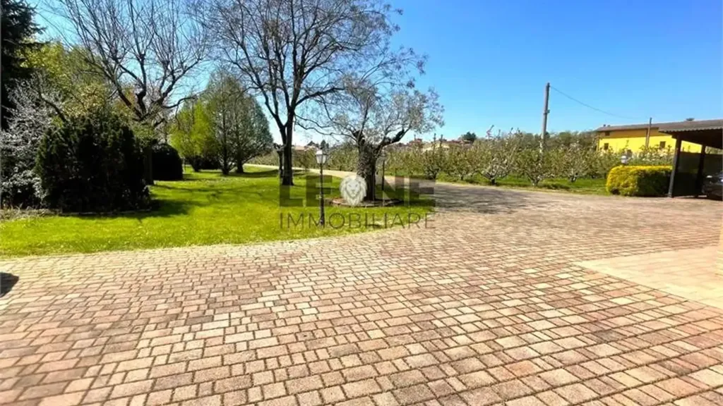 Välivaade - Trifamily Villa with Private Park in Vignola