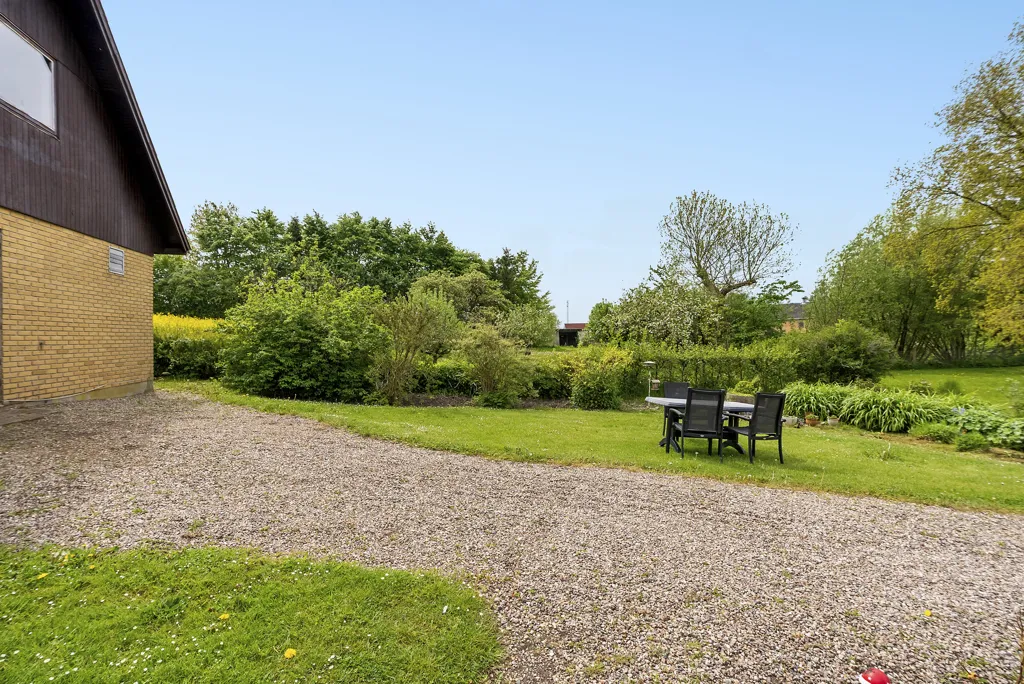Jardin - Villa with Workshop in Stenstrup