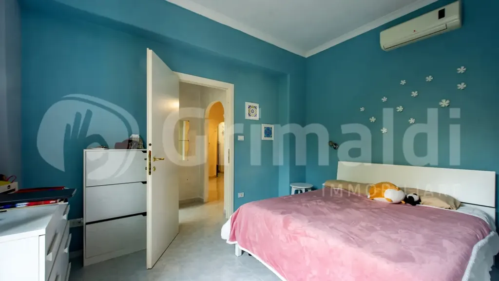 Chambres - Rear-Facing Apartment with Balconies in Rome