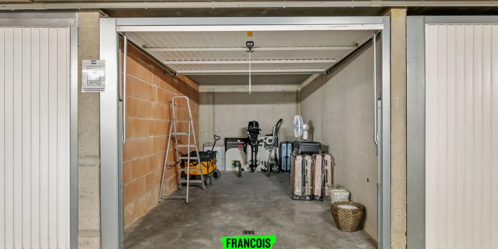 Garage - Appartement Moderne avec Terrasse au Centre d'Ostende