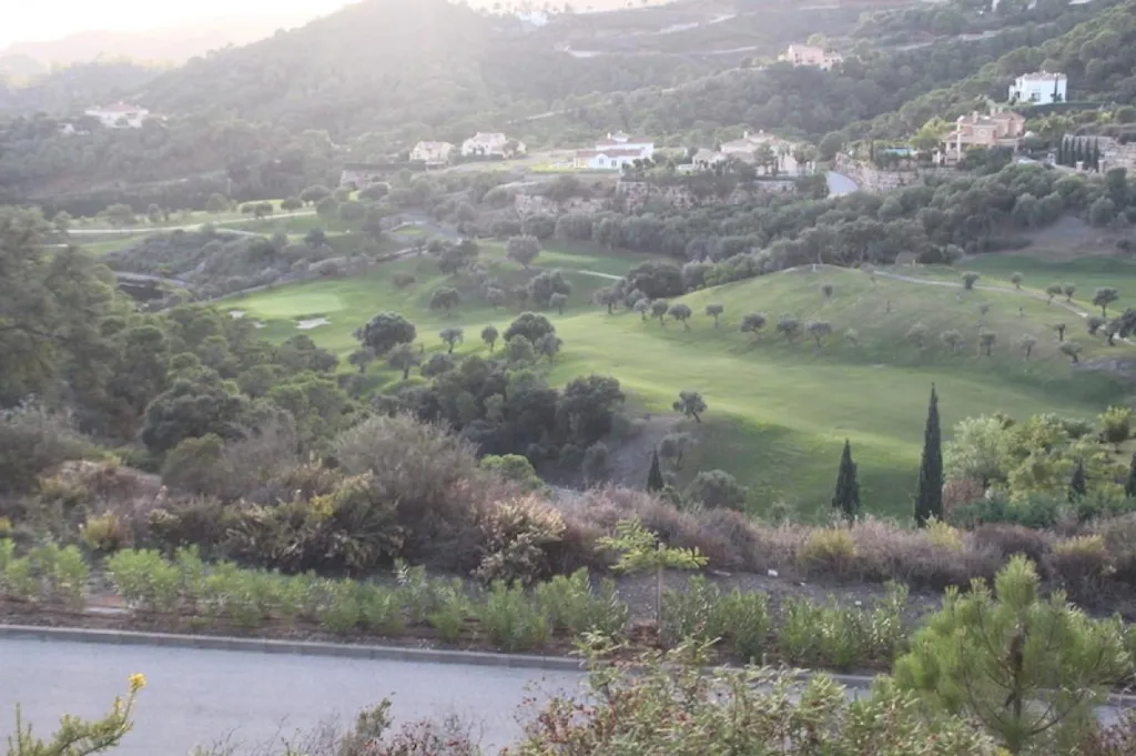 Development Plot with Sea Views in Benahavís