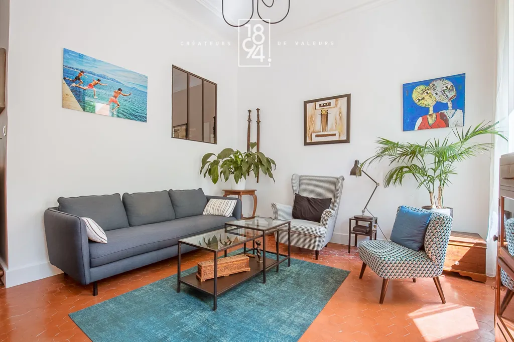 Elutuba - Haussmannian Flat with Terrace in Boulevard Baille