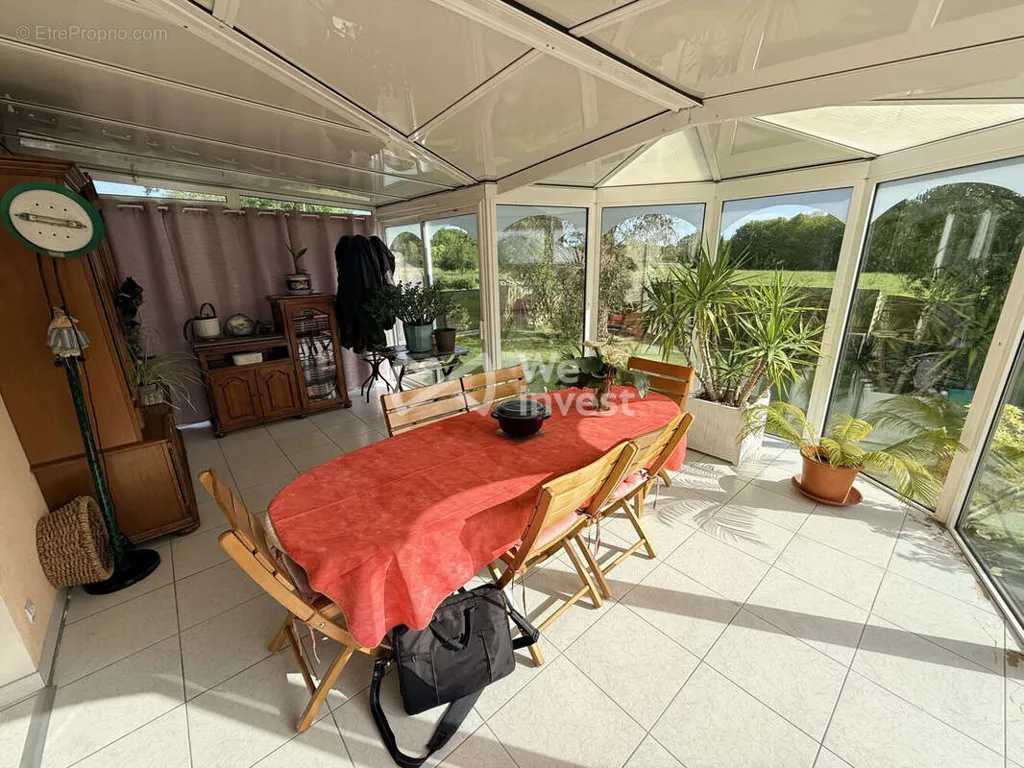Terrass - Well-Maintained House with Garden in Plessé