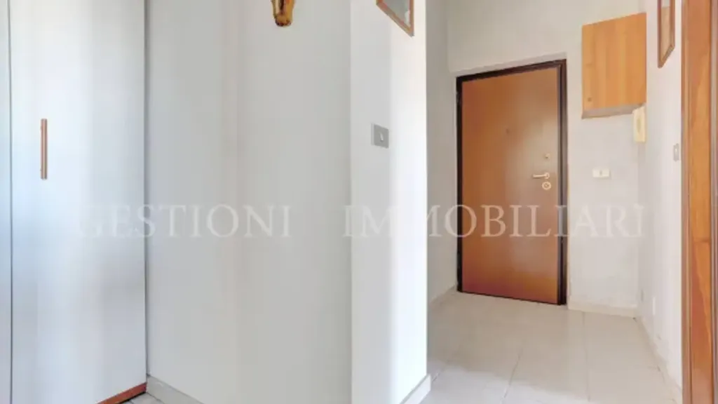 Entrée - Balconied Apartment in San Giuliano Milanese