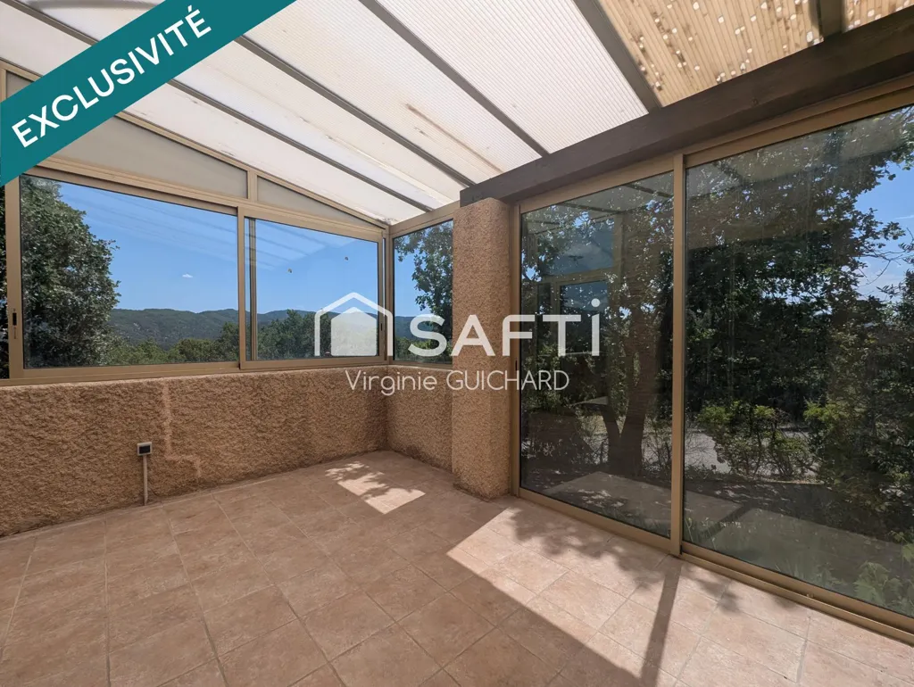 Terrace - Architect's Villa with Pool in Aiglun