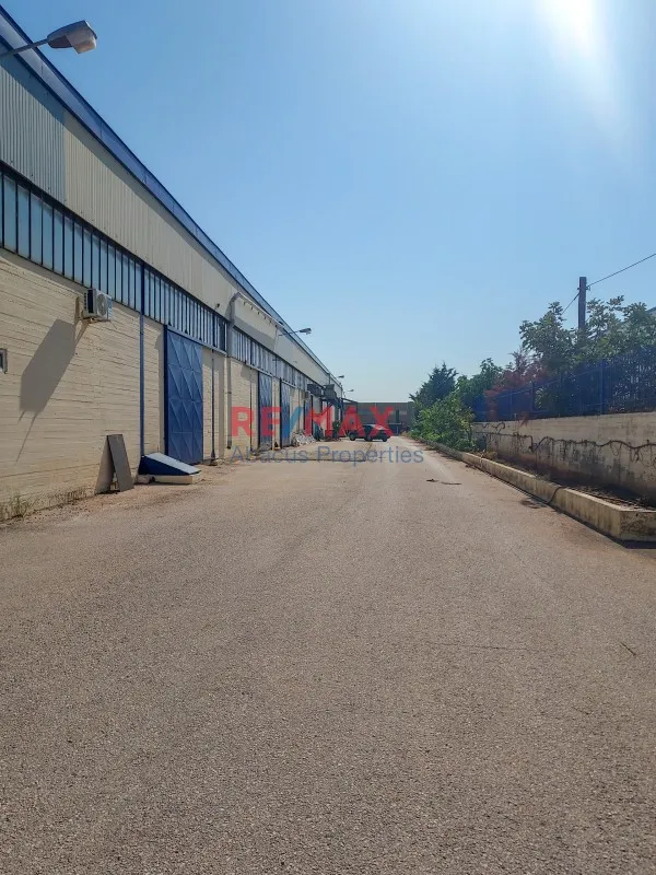 Exterior - Industrial Space with Workshop in Mandra