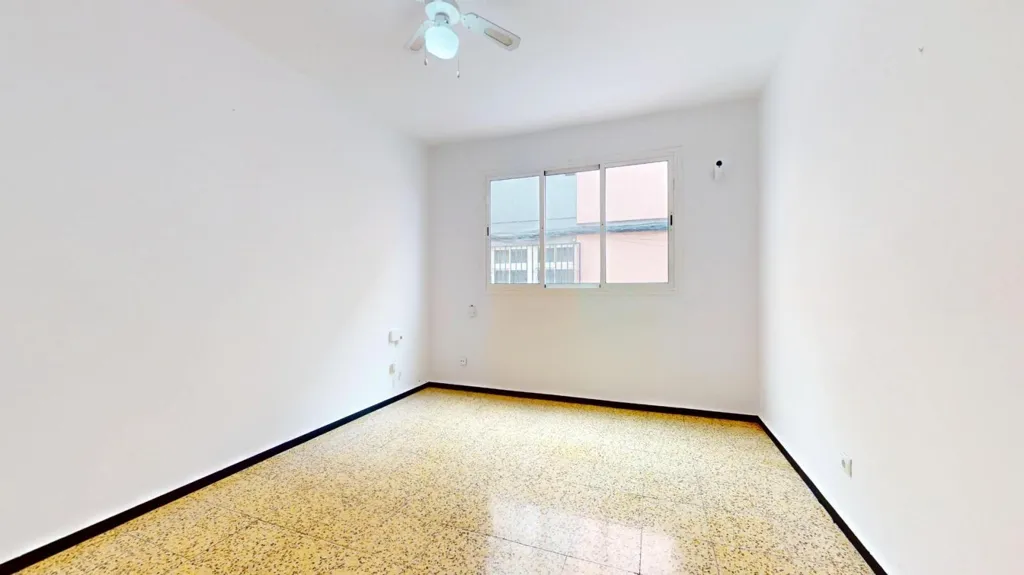 Zimmer - 3-Bedroom Flat with Rooftop Utility in La Paterna