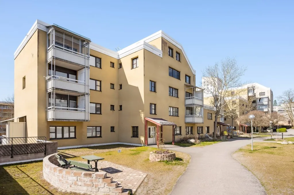 Esterno - Open-Plan Flat with Balcony in Kista