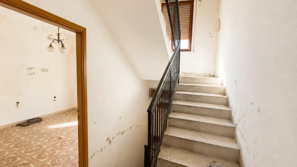 Pièces - Independent House with Panoramic Terrace in Siniscola