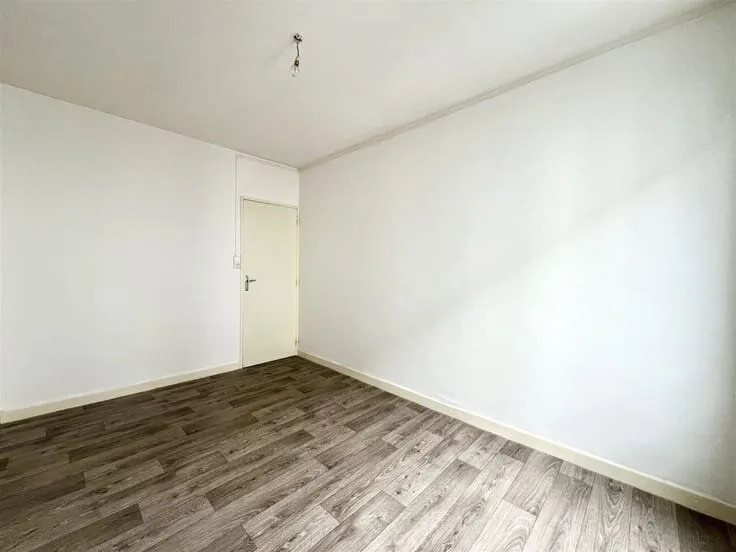 Pièces - Appartement avec Celliers Privés au Cœur de Givet