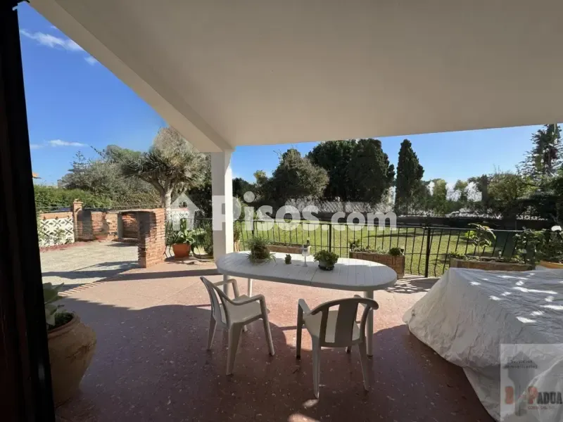 Terrass - Chalet with Garden in Torre de Benagalbón