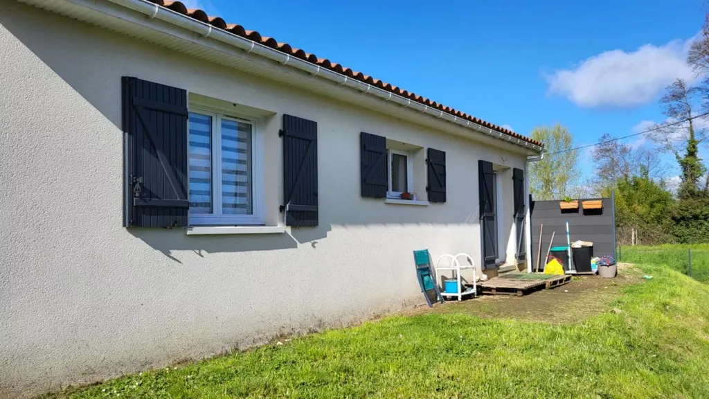Extérieur - Maison Récente avec Jardin à Sourzac