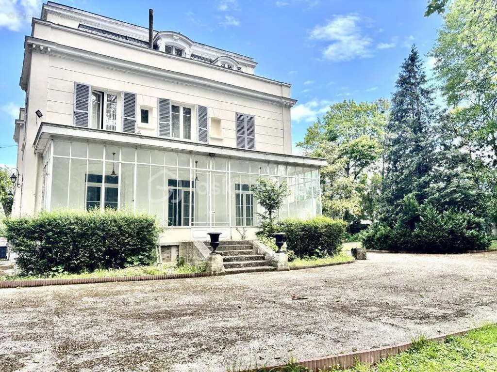 Extérieur - Maison 18 pièces à Le Mee-Sur-Seine