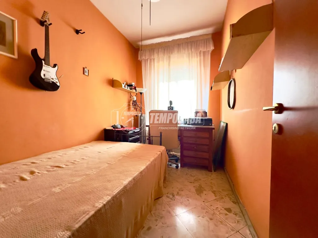 Chambres - Three-Bedroom Flat with Patio in Valenzano