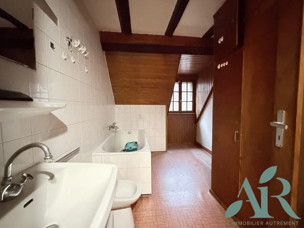 Salles de bain - Appartement avec Vue Dégagée au Centre-ville d'Obernai