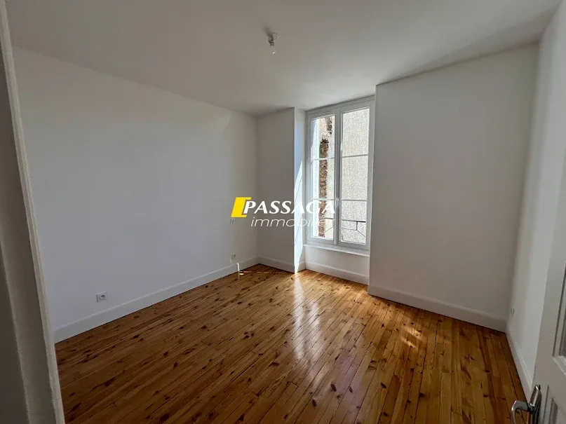 Toad - Traversant Apartment with Parquet in Rodez Centre