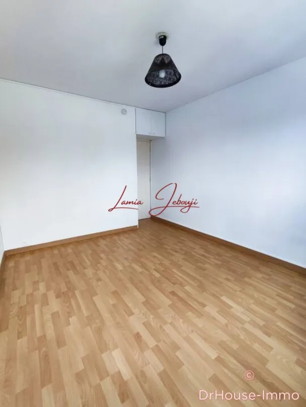 Pièces - Appartement Rénové avec Balcon à Pessac Centre