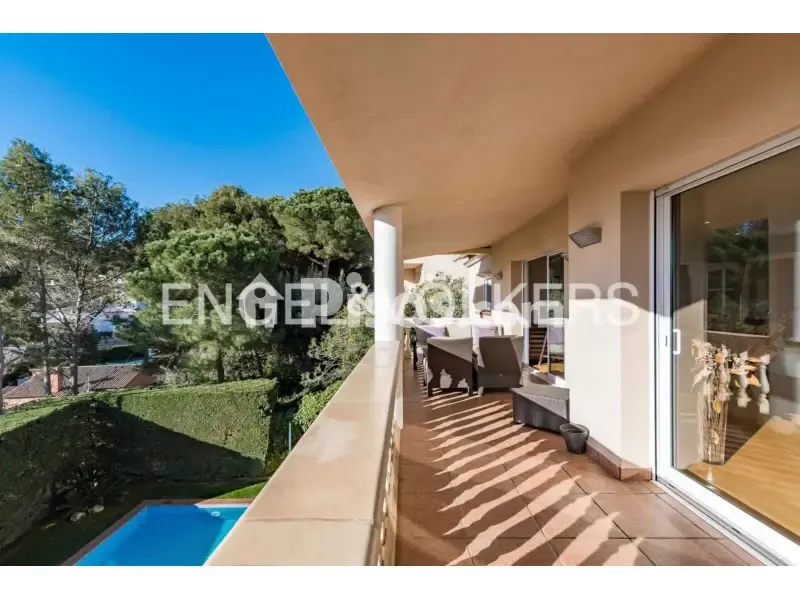 Bassein - Renovated Seafront House in Cabrils