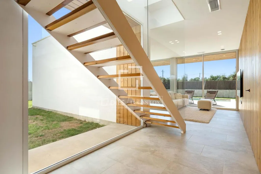 Toad - Modern House with Pool in Reus