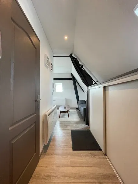 Esik - Furnished Flat with Balcony in Beaune