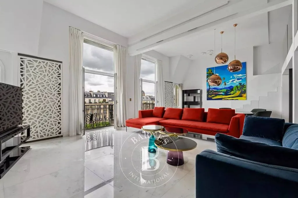 Living Room - Luxury Duplex with East-West View in Paris 7th